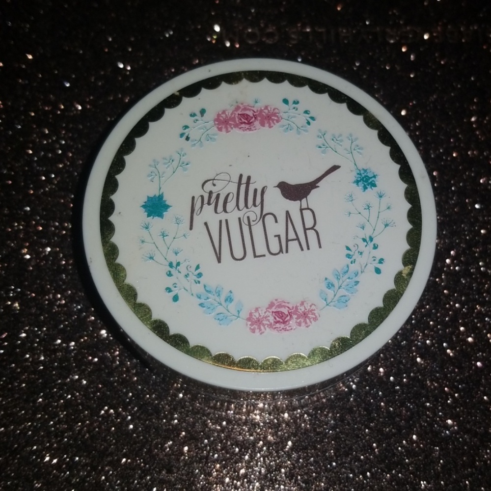 Pretty Vulgar loose powder